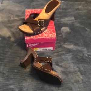 Women’s size 11 Candies slide